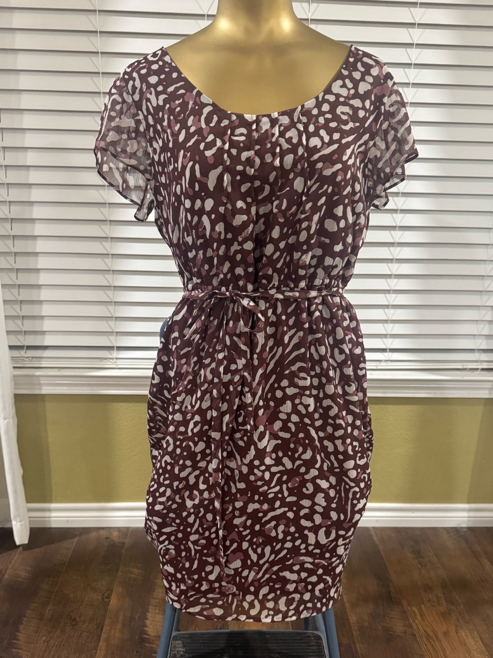Merona Burgundy and White Short-Sleeve Printed Tie-Waist Mini Dress